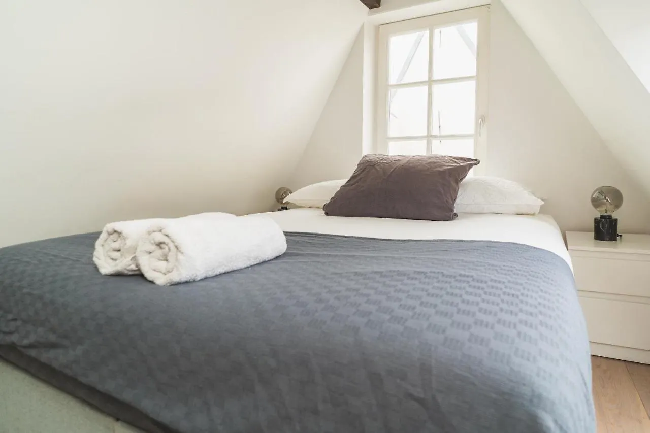 Tiny Attic On The Herengracht, Private Room Amsterdam Netherlands